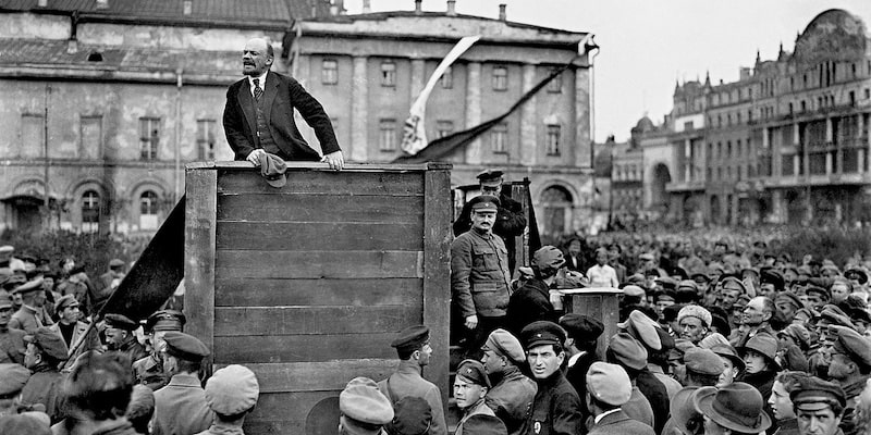 EL TRIUNFO DE LA REVOLUCIÓN SOVIÉTICA; HACE HOY 107 AÑOS